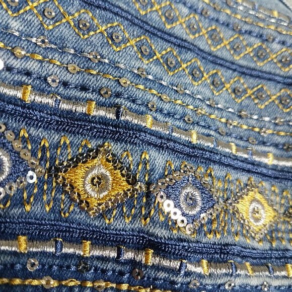 NEW Avenue Jean Jacket Women's 26/ 28 Blue Embroidered Sequin Denim Button Up - Picture 5 of 13